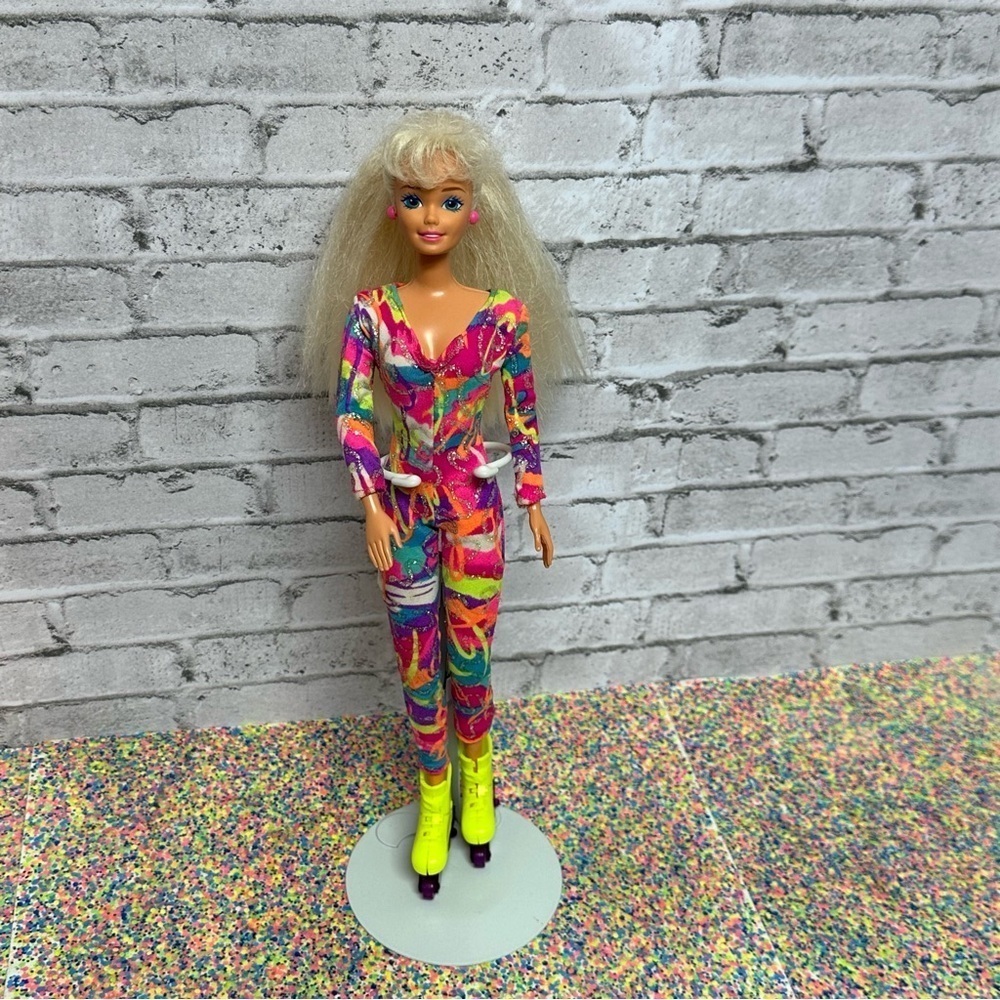 Barbie Hot Skatin' Doll 1994 Articulated Jointed Vintage Outfit Skates Earrings